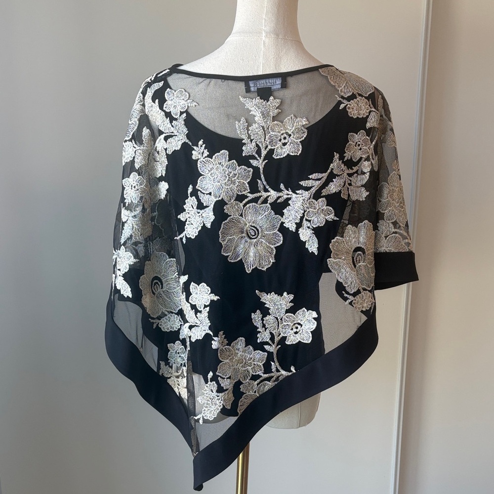 R&M Richards Black and Silver Floral Blouse - Picture 2 of 3